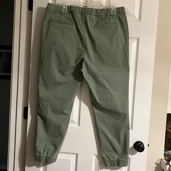 OLD NAVY Men's Joggers - Picture 4 of 15